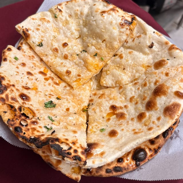 Basket Of Cheese Lover.