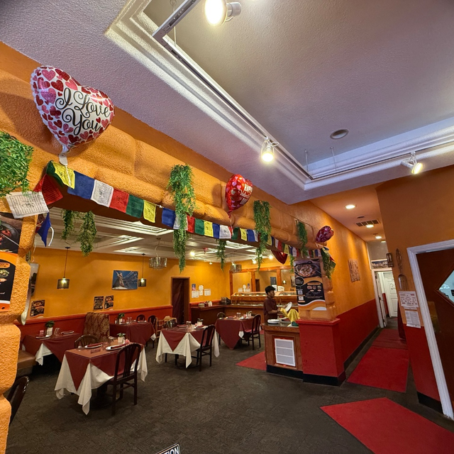 LINCH BUFFET EVERYDAY 11AM-2PM