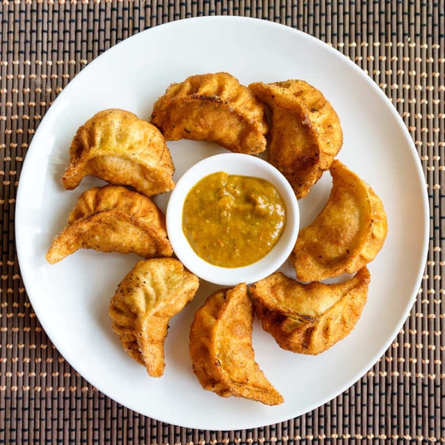 Momo Fried (10 pcs).